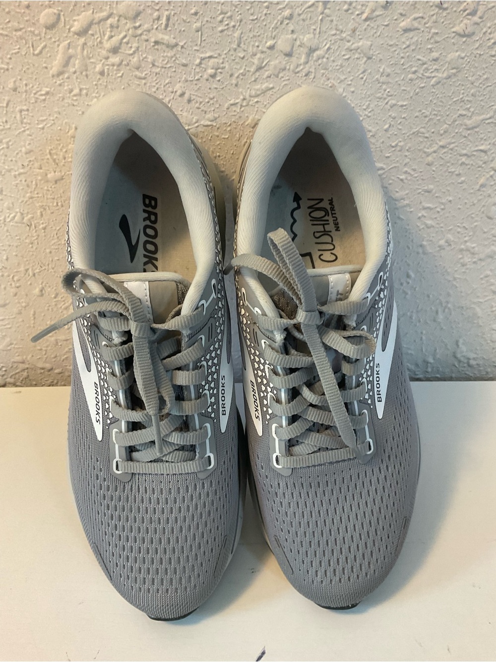 Women's NWOT 9W Brooks Ghost 14 no box.